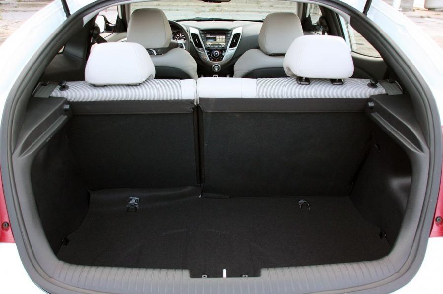  Hyundai Veloster 2011 года  (фото 109 из 184)